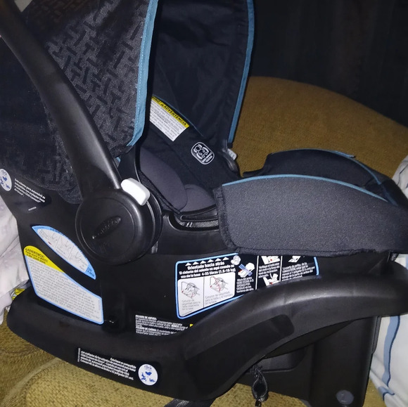 Graco snugride 35 lite LX - Picture 4 of 8